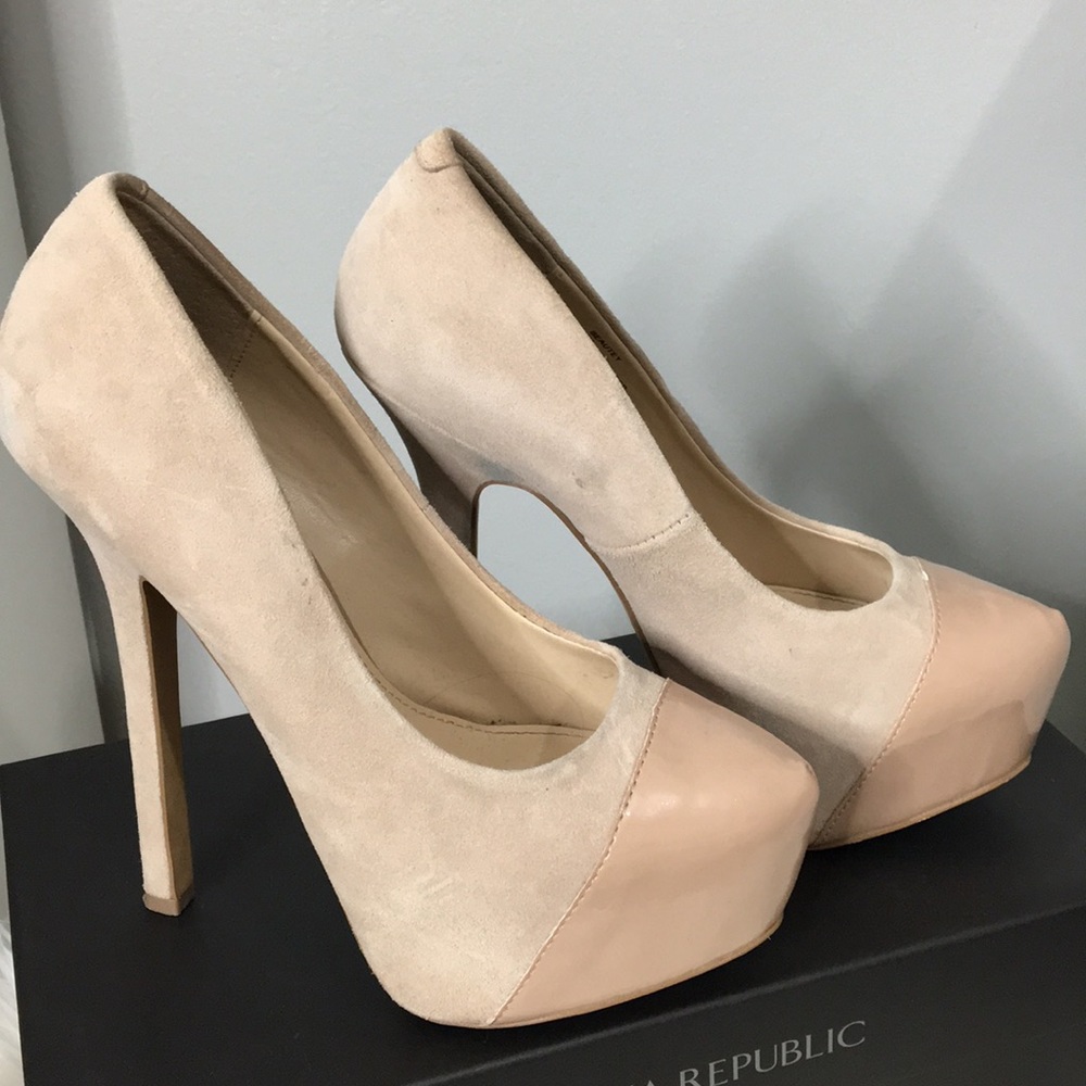 Steve Madden nude pumps